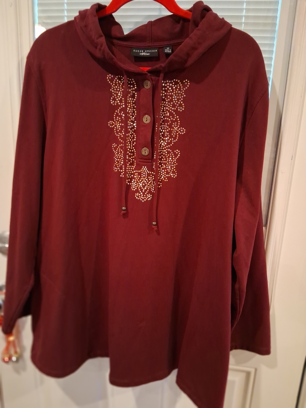 sku121 Susan Graver Burgundy Hooded Embellished Pullover Top Pluse Size 2x
